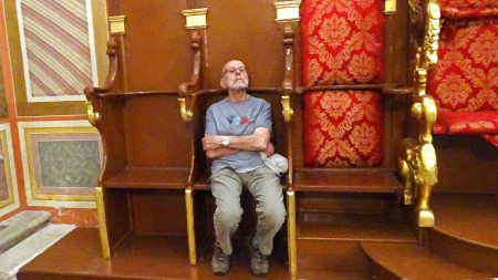 Frère Machaut en méditation